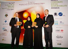 Winning companies honoured as pioneering champions of the first-ever Arabia CSR Award 2008.
Photo: Global Compact Network Gulf Region