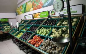 Consumers in India are increasingly asking for high-quality vegetables - an Indian supermarket.
Photo: Bayer CropScience
