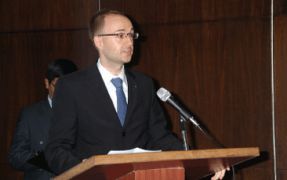  Enrico Rühle (TÜVRheinland India) introduces the program to the participants
Photo: TÜV Rheinland